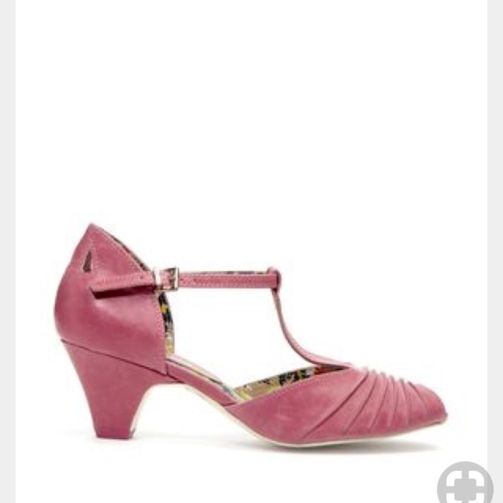 Chelsea Crew pink heels